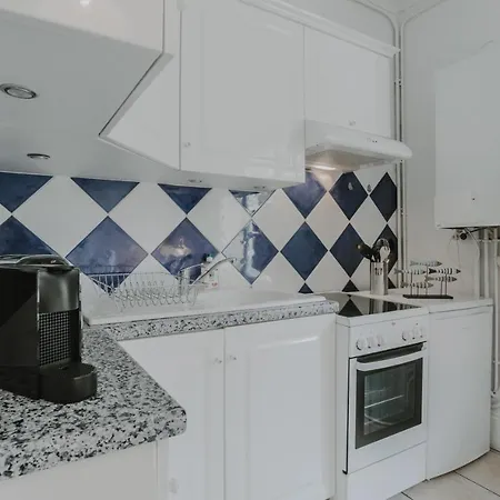 30 Metres De La Et Des Planches. A Pied ! *