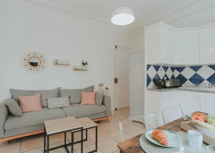 30 Metres De La Et Des Planches. A Pied ! * Trouville-sur-Mer